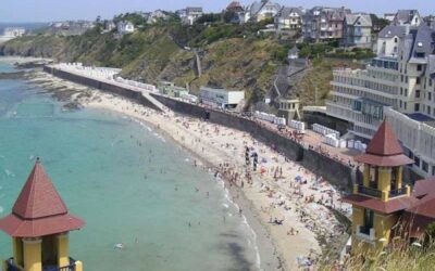 La Plage du Plat Gousset à Granville : Un Écrin de Sable au Cœur de la Ville, Granville, Manche, Basse-Normandie